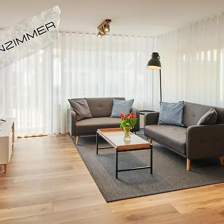 Grosszuegige Mit Terrasse Apartamento